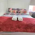 Hawkins Town House Near City Ctr And All Amenities