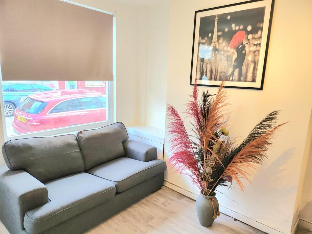 Hawkins Town House Near City Ctr And All Amenities