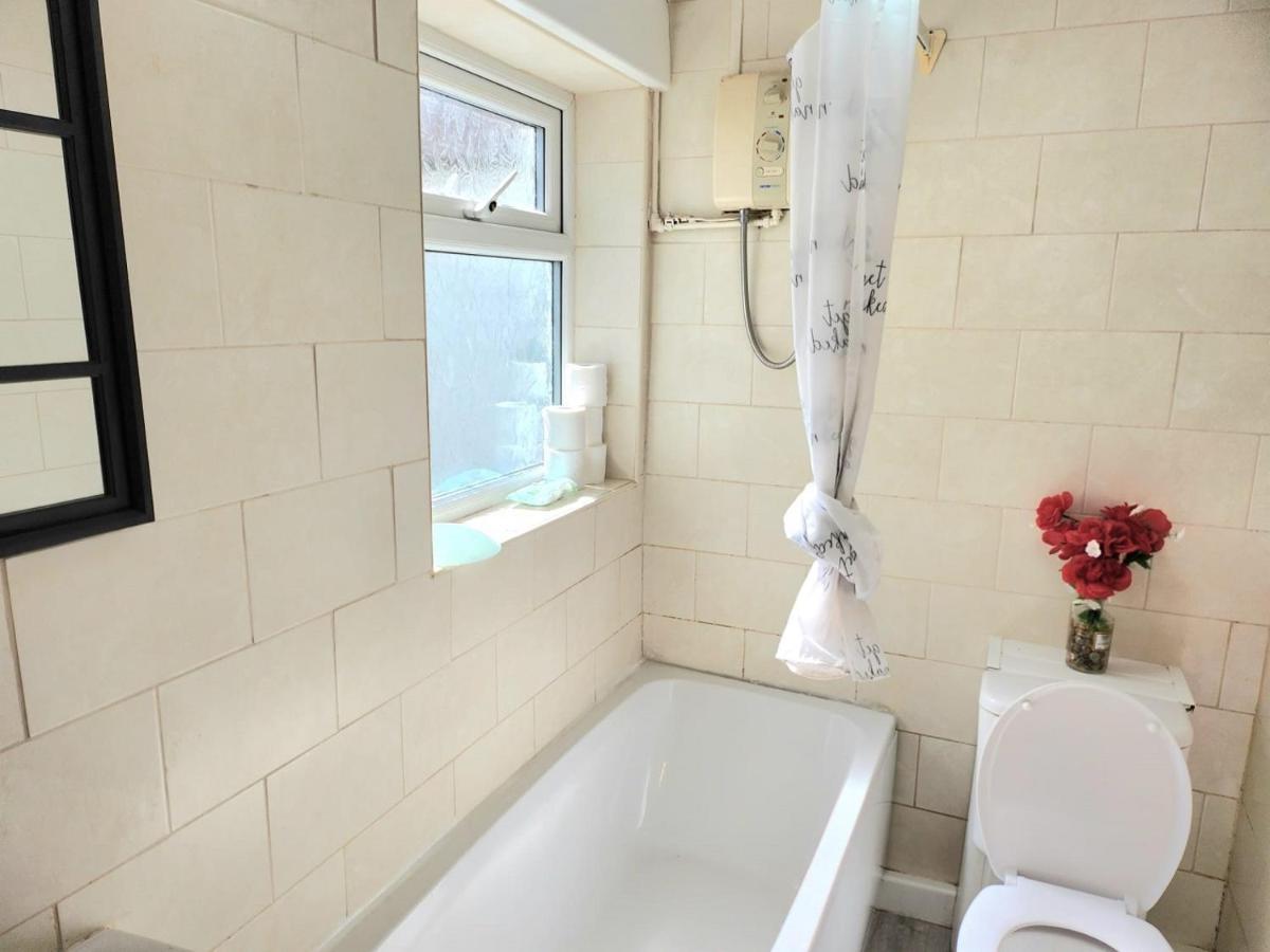 Apartment Hawkins Town House Near City Ctr And All Amenities *